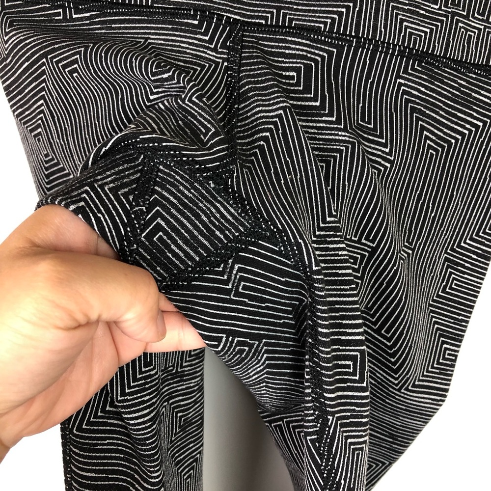 Lululemon Maze Jacquard Wunder Under Leggings Size 6 - Picture 5 of 13